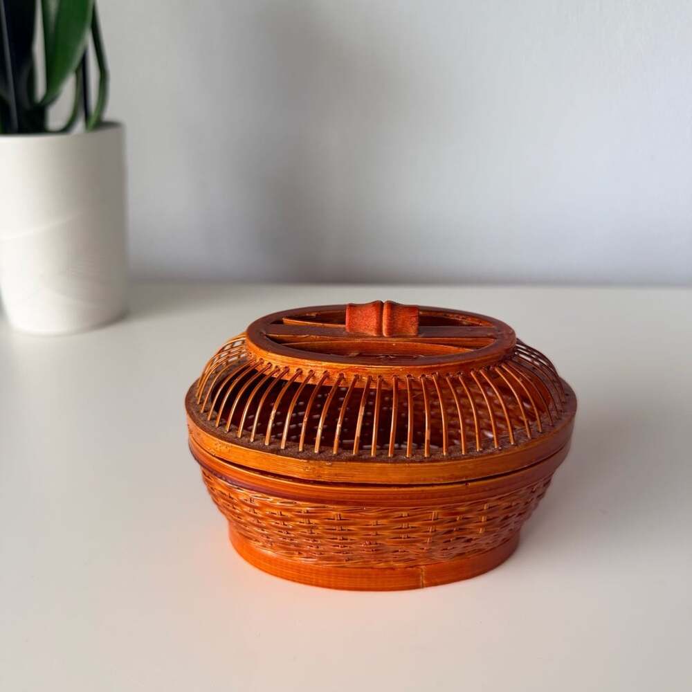 Vintage Japanese Chinese Lacquered Bamboo Woven Basket with Lid 5" Diameter